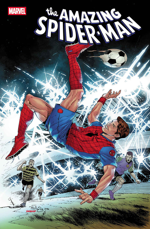 AMAZING SPIDER-MAN #30 NETHO DIAZ MARVEL SOCCER VARIANT Marvel Joe Kelly Pete Woods Netho Diaz